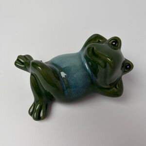 VTG Ceramic Whimscal Frog Kicked Back‎ Relaxing Thinking Blue Green